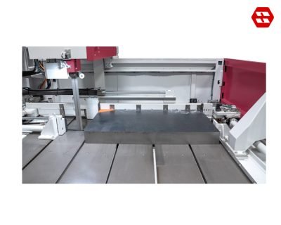 Automatic material positioning