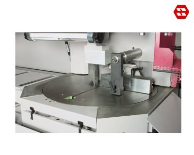 Automatic mitre adjustment 30° to 150° 1