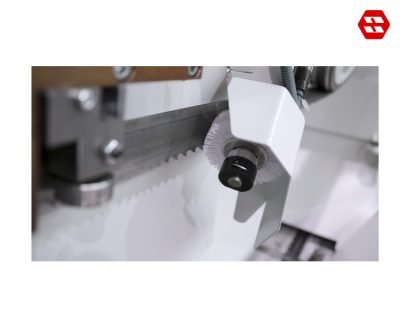 Electrically driven chip brush 5