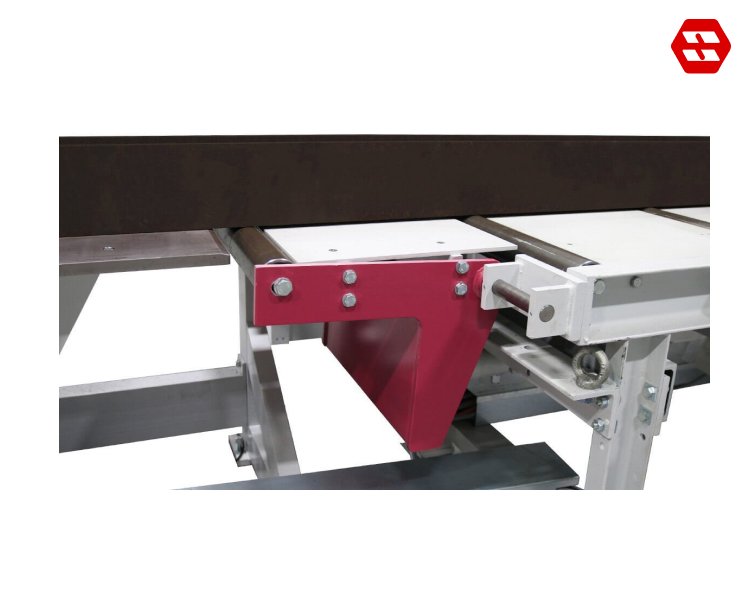 Lifting roller on the infeed side