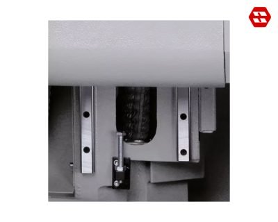 SAW HEAD MOTION ON TWO LINEAR GUIDES 1