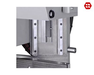 SAW HEAD MOTION ON TWO LINEAR GUIDES
