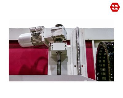 Servo feed system for short non-productive times 2